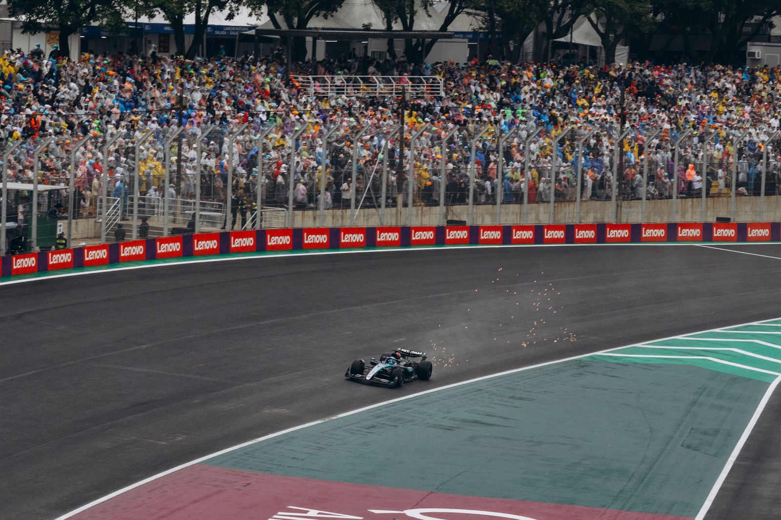 Público en las gradas de un circuito de Fórmula 1 durante un Gran Premio